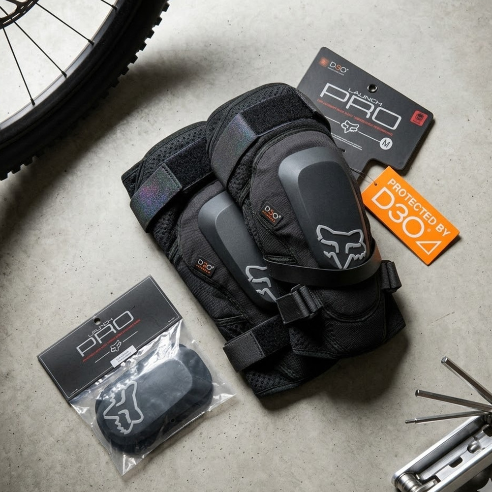NWT Fox Racing Launch Pro D3O Knee Guards Size Small S + Caps Bundle SOLD OUT
